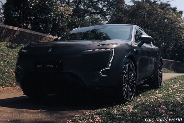 The Avatr 11 Combines European Design with Chinese Technology, Yet There’s a Drawback: Review | Carscoops